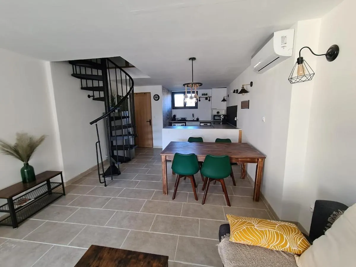 Holiday home Maisonnette Adossee A Un Mas 2 Chambres Orange  France